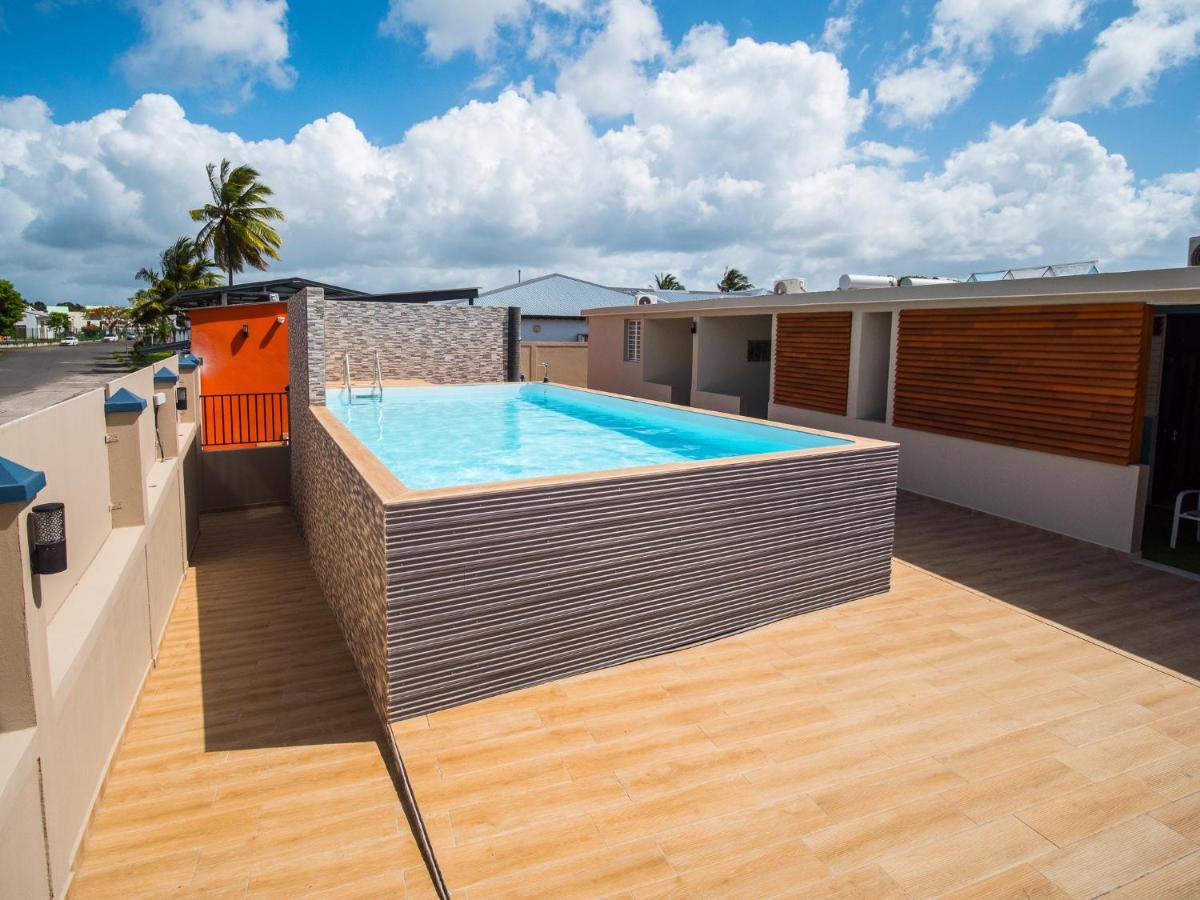 Evasion En Plein Coeur De La Ville T2 Jacuzzis Sauna Et Piscine Au Centre De Port-Louis Esterno foto